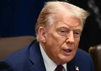 Trump diz que EUA vão governar Venezuela e irá controlar o petróleo imagem