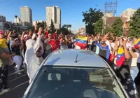 Venezuelanos vão às ruas celebrar captura de Nicolás Maduro imagem