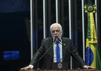 Wagner cita ‘facada pelas costas’ após aprovar PL que reduz pena de Bolsonaro imagem