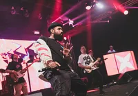 Após críticas, BaianaSystem chama show em camarote de “laboratório”