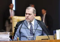 Banco Master: Lula se irrita e defende saída de Toffoli do STF imagem