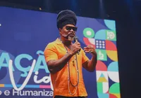 Carlinhos Brown abre calendário escolar de 2026 em Candeias