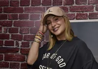 Claudia Leitte promete transformar o Carnaval de Salvador em grande "feira"