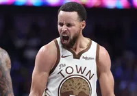 Curry faz história e entra no top 20 maiores cestinhas da NBA