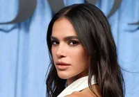Em Salvador, Bruna Marquezine usa look de valor exorbitante durante show
