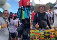 Estilo, saúde e fé: ambulantes garantem renda com venda de acessórios no Bonfim imagem