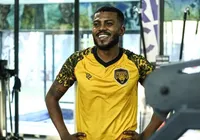 Ex-atacante do Bahia atinge marca histórica após voltar ao Brasil