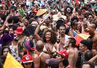 Folião barrado no Elevador Lacerda por sunga; saiba as regras para o Carnaval de Salvador