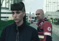 Fugindo do Carnaval? 4 séries viciantes da Netflix para ver em casa imagem