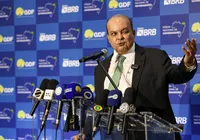 Governador diz que ex-presidente do BRB tratou de compra do Banco Master