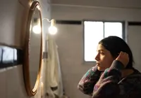 IA chega nos espelhos e muda autopercepção de pessoas cegas; entenda imagem