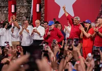 Com festa em Salvador, Lula e PT mostram força total para eleição imagem