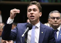 'Toupeira cega': Nikolas Ferreira rompe com filho de Bolsonaro imagem
