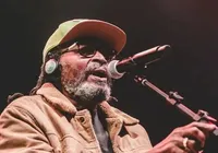 Posicionamento político do cantor Edson Gomes vira debate na Alba; entenda