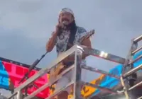 Bell Marques e Filhos de Gandhy se envolvem em confusão no Carnaval imagem