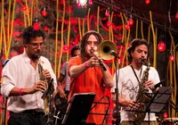 Praia do Forte recebe 4 dias de jazz grátis com blues ao pôr do sol imagem