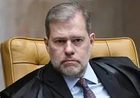 Senador pede afastamento de Toffoli do caso Master