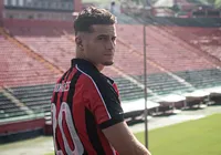 Vitória rescinde contrato com jogador europeu pouco utilizado