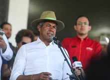 Jerônimo apoia cavalos dos Encourados de Pedrão - Imagem