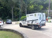 Homem invade jaula de leoa em Zoo e é devorado vivo - Imagem