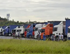 Caminhoneiros articulam nova paralisação no Brasil - Imagem