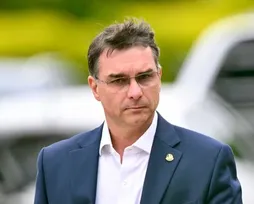 Antes de rodar o Brasil, Flávio deve iniciar pré-campanha em Israel - Imagem