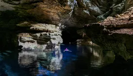 Paraíso baiano surpreende com cachoeiras que flutuam na Bahia