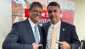 Tarcísio diz que Flávio continuará prestando conta sobre 'Dark Horse'