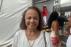 Aladilce faz pedido a Santa Bárbara em favor das mulheres de Salvador - Imagem