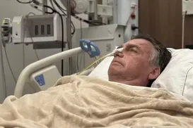 Carlos relata piora de Bolsonaro e madrugada de "pressão altíssima" - Imagem