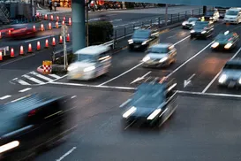 Nova placa de trânsito causa polêmica ao render multa de 800 reais - Imagem