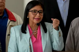 Delcy assume Presidência enquanto Trump fala em governar a Venezuela - Imagem