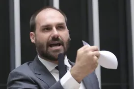 Aliados acendem alerta sobre saúde de Eduardo Bolsonaro: “Não está bem” - Imagem