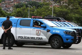 Três PMs são presos suspeitos de roubarem 11 celulares em abordagem - Imagem