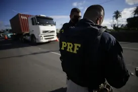 Homem morre atropelado na BR-116 e motorista foge sem prestar socorro - Imagem