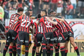 Não ficam! Vitória confirma saídas de volante e centroavante - Imagem