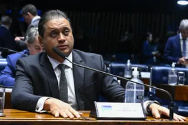 Polícia Federal mira senador ligado a Lula em investigação sobre INSS - Imagem