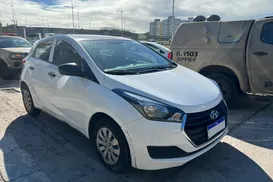 Três homens são presos com carro clonado e arma na Av. Paralela - Imagem