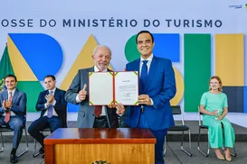 “Turismo não pode ser só de ricos, tem que ser de todos”, diz novo ministro - Imagem