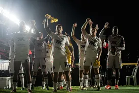 Vitória pode se salvar do rebaixamento na próxima rodada; veja cenário - Imagem