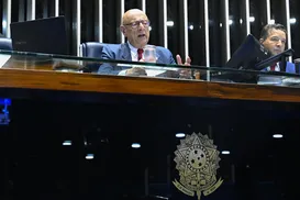 Votação de PL que diminui pena de Bolsonaro pode ser adiada - Imagem