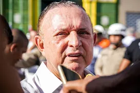 Adolfo Menezes aposta em reeleição de Jerônimo com chapa puro-sangue - Imagem