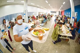 Bruno Reis admite falha em comida de ambulantes no Carnaval - Imagem
