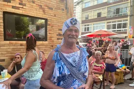 Gandhy de "todes": foliões LGBTs celebram diversidade no tapete branco - Imagem