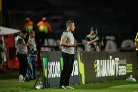 Jair Ventura compara jovem criticado do Vitória a craque do Real Madrid - Imagem