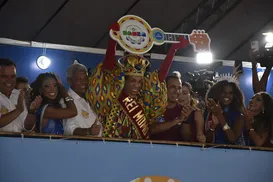 Bruno Reis e Jerônimo Rodrigues entregam chave da cidade ao Rei Momo - Imagem