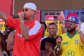 Léo Santana surpreende fãs e faz apresentação em bar de Salvador - Imagem