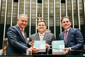 Lula reafirma compromisso com o desenvolvimento e projeta fim da escala 6x1 em 2026 - Imagem