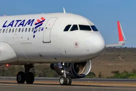Susto em Guarulhos: Boeing da Latam aborta decolagem já em alta velocidade - Imagem