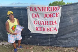 Xixi com segurança: banheiro 'guarda-x3r3c4' faz sucesso no Carnaval - Imagem